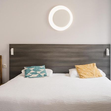 Appart'Hotel Les Fleurines By Urban Style Villefranche-de-Rouergue Esterno foto