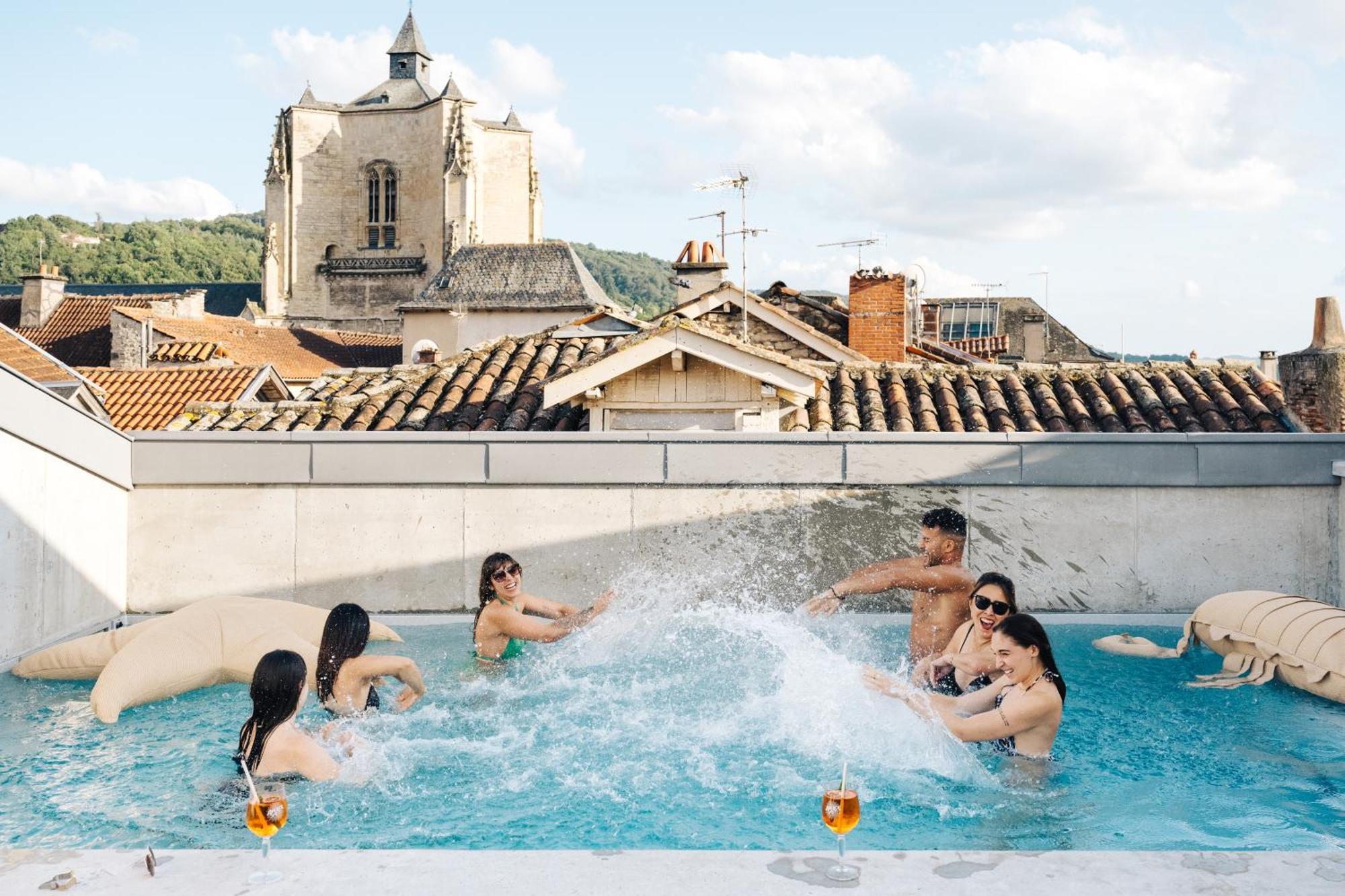 Appart'Hotel Les Fleurines By Urban Style Villefranche-de-Rouergue Esterno foto