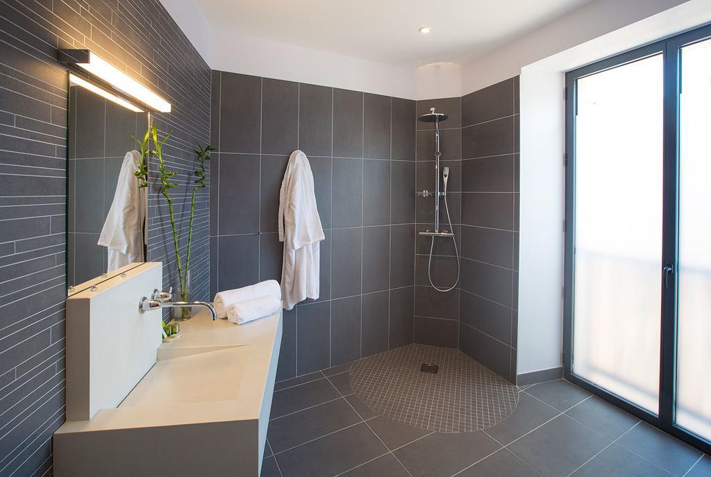 Appart'Hotel Les Fleurines By Urban Style Villefranche-de-Rouergue Esterno foto