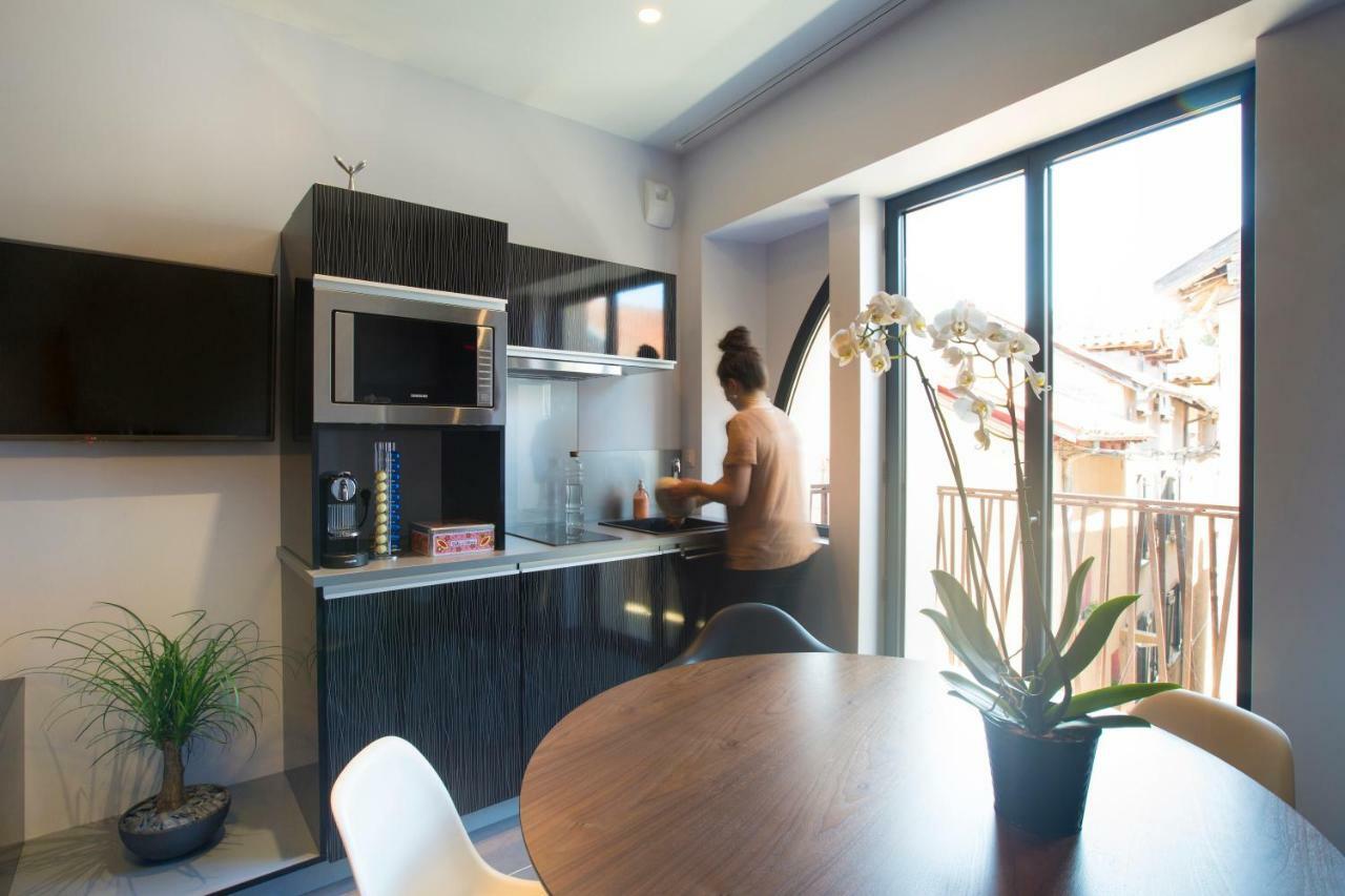 Appart'Hotel Les Fleurines By Urban Style Villefranche-de-Rouergue Esterno foto