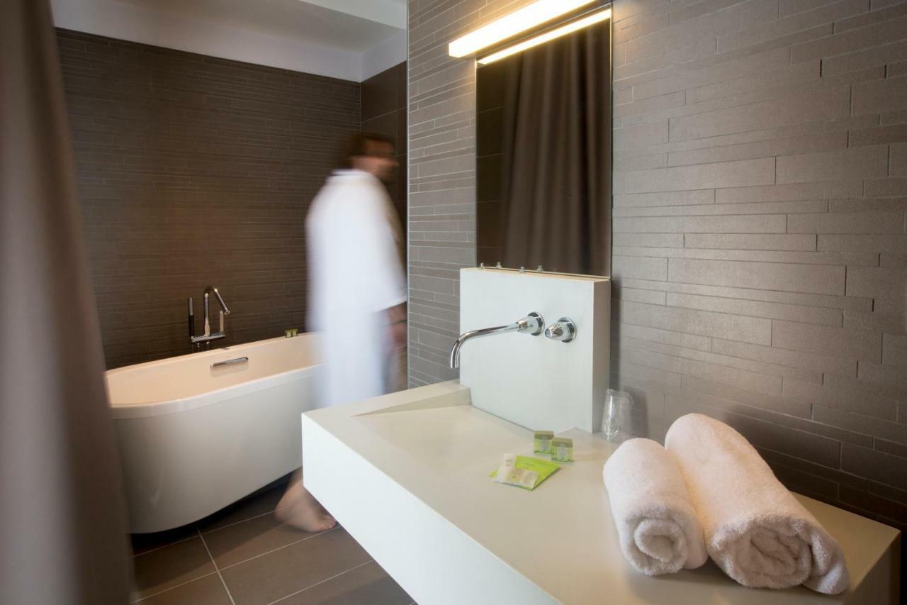 Appart'Hotel Les Fleurines By Urban Style Villefranche-de-Rouergue Esterno foto